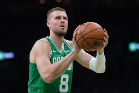 金年会官方网站包含清晨新奥尔良鹈鹕调整名单以备欧篮联，再遭质疑环节打磨，信心回归，临场指挥获称赞的词条